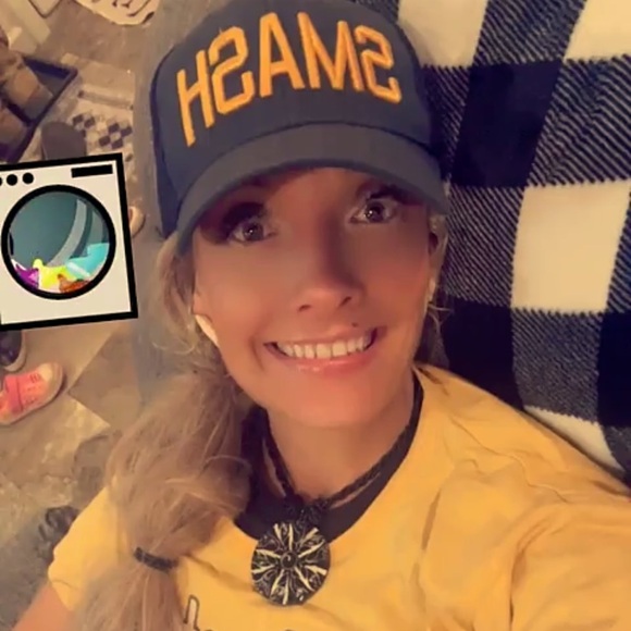 Meet your Posher, Nola - Picture 1 of 6